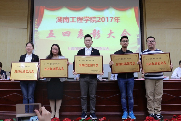 1493889920533089696.jpg IMG_1803.jpg