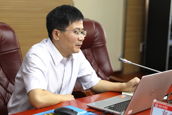 1599641921437015422.jpg 易兵校长.jpg