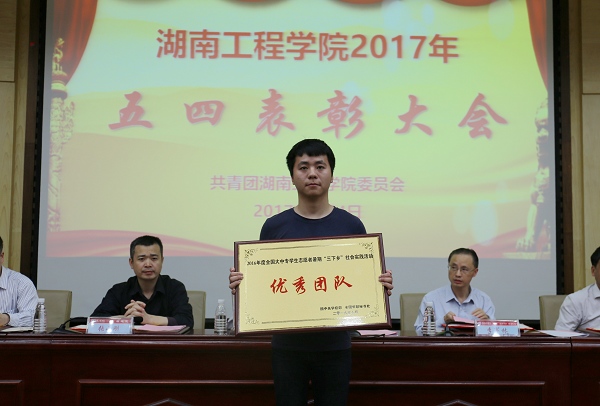 1493947803733018060.jpg IMG_1781.jpg