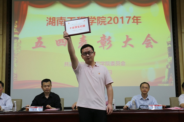 1493889911703062440.jpg IMG_1795.jpg